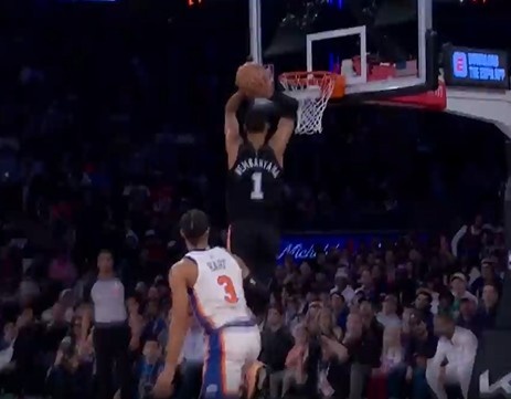 世界杯高清比赛观看平台-一飞冲天！文班虚晃点起唐斯 滑翔双手暴扣虐筐