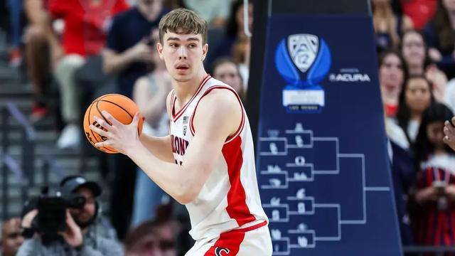 世界杯赛事直播地址-艾顿虎头蛇尾毫无斗志惹人嫌？湖人盯上2米18防守神塔！