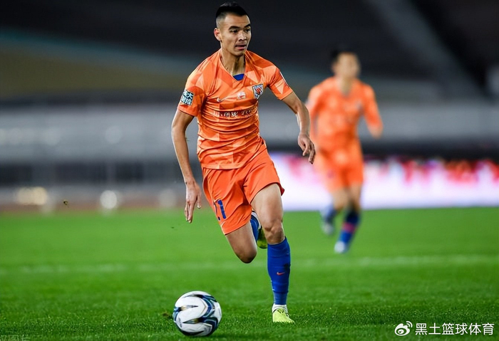 世界杯赛事直播地址-鲁能锋线还有一位黑马新星，至今未在一线队亮相，有望接班刘彬彬|中超|闫恒烨|夏窗|阿尔瓦罗|山东泰山_新浪体育_新浪新闻