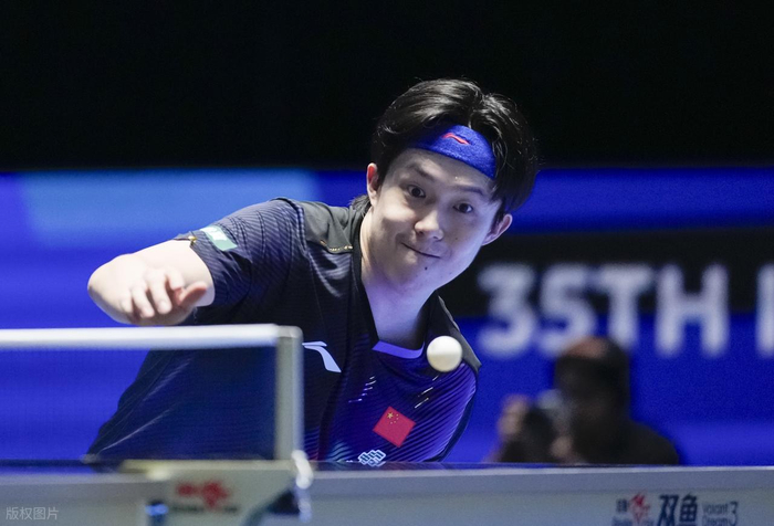 曾让张本智和吃瘪的男人，第三局只拿1分！王楚钦到底有多狠？|约内斯库|王皓|世乒赛|男双|发球_新浪体育_新浪新闻
