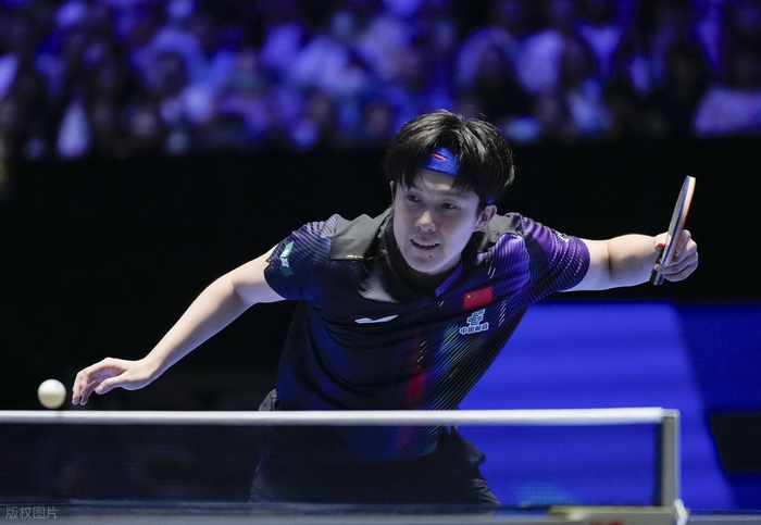 曾让张本智和吃瘪的男人，第三局只拿1分！王楚钦到底有多狠？|约内斯库|王皓|世乒赛|男双|发球_新浪体育_新浪新闻